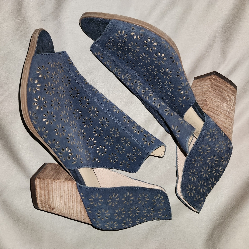 Crown and Ivy Women's Shoes